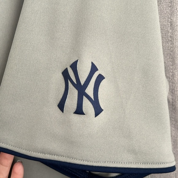 Men’s Polo Yankees Shirt - Picture 4 of 5